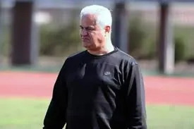 فرشاد پیوس به سوگ نشست