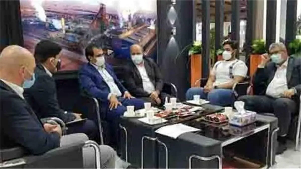 نشست گروههای سرمایه گذاری و بازار سرمایه با سرپرست امور مالی و اقتصادی چادرملو