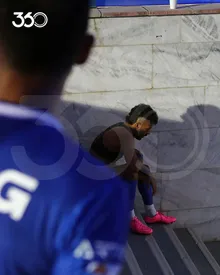 شوآف رامین رضائیان با نیم تنه بعد از بازی دیشب!/ عکس