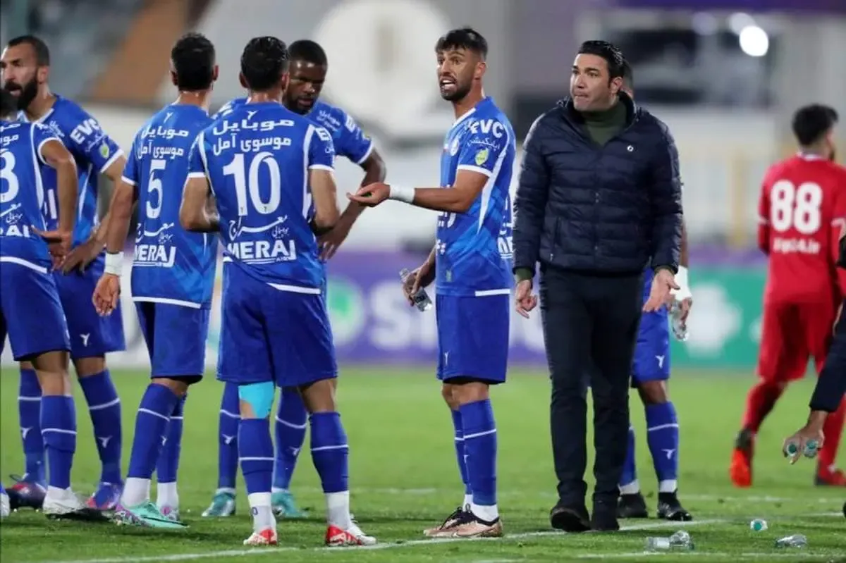 درگیری بمب استقلال با جواد نکونام/ فحش رد و بدل شد!