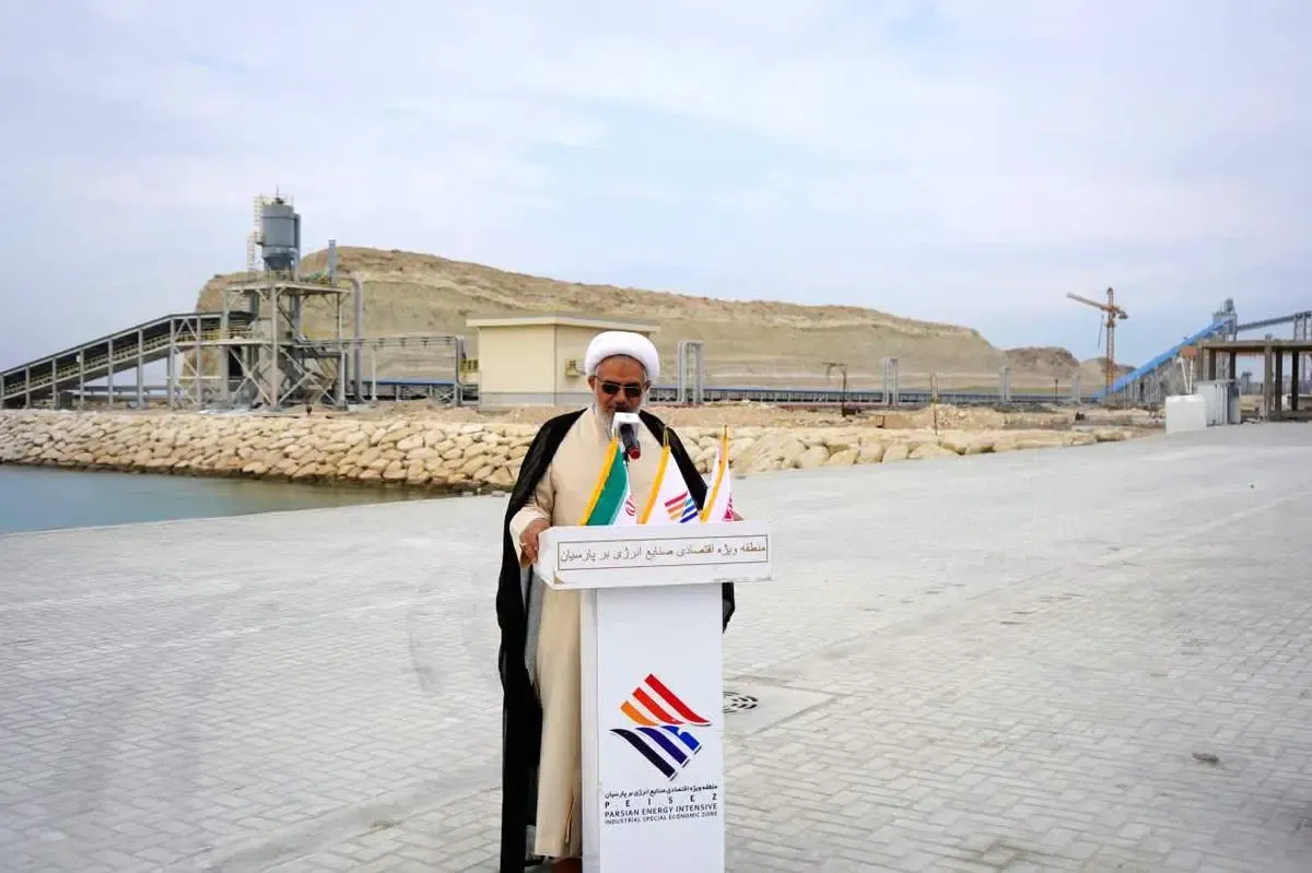 منطقه ویژه پارسیان و سواحل مکران دو بال توسعه ای هرمزگان هستند