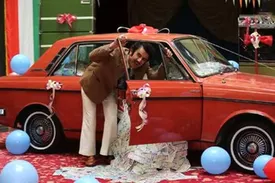 امین حیایی بلیت بخت‌آزمایی برد، پژمان جمشیدی معتاد شد