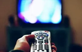 ببینید / تبلیغ عجیب روی آنتن زنده برای سایت همسریابی