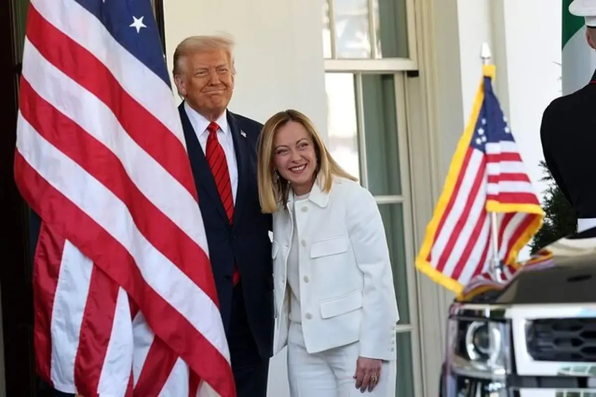 ترامپ: دنبال تصرف سرزمین یا صنایع ایران نیستیم