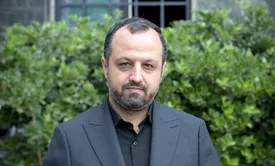 خاندوزی هست مثل مشکلات اقتصادی!