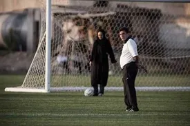 تصاویر از دیدار غیرمنتظره نیکی کریمی و قلعهنویی در ماشین!