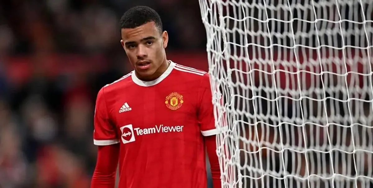 تمرین بازیکن محروم سرخ‌پوشان فوتبال در پارک عمومی!