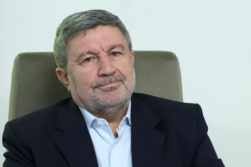 الیاس حضرتی: چیزی از ایران خارج نخواهد شد