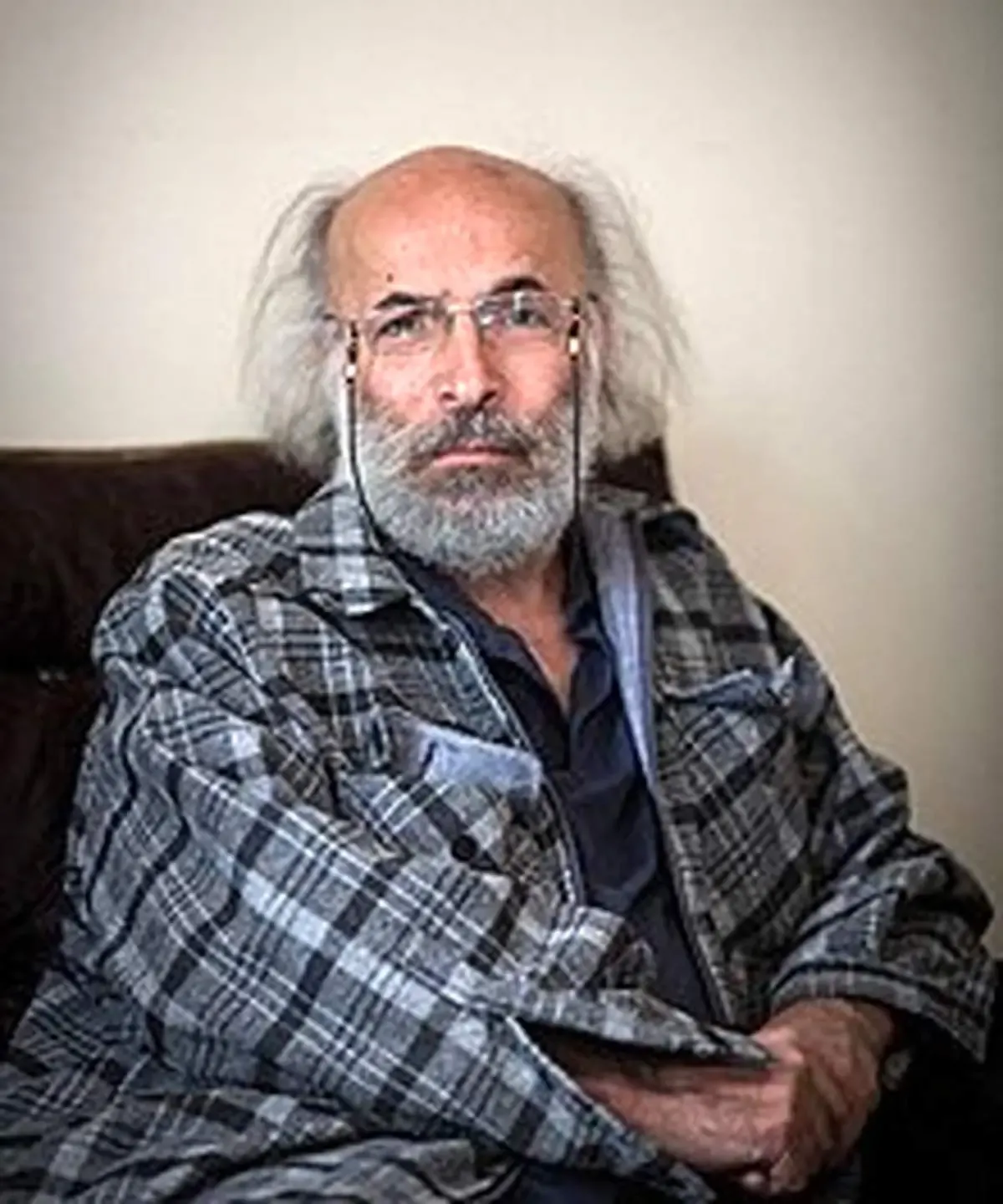 حال کیانوش عیاری بعد ترخیص چطور است ؟