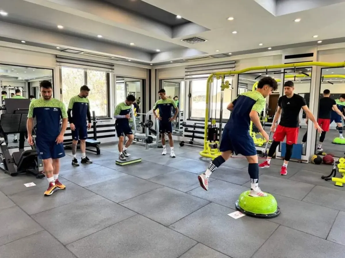 تمرین تراکتور در فضای غمگین/ عکس