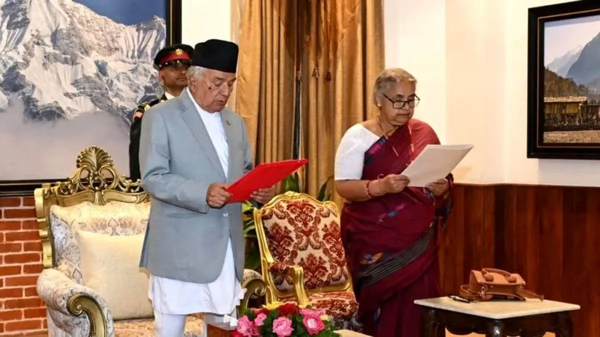 یک زن نخست وزیر نپال شد/ سوشیلا کارکی کیست؟