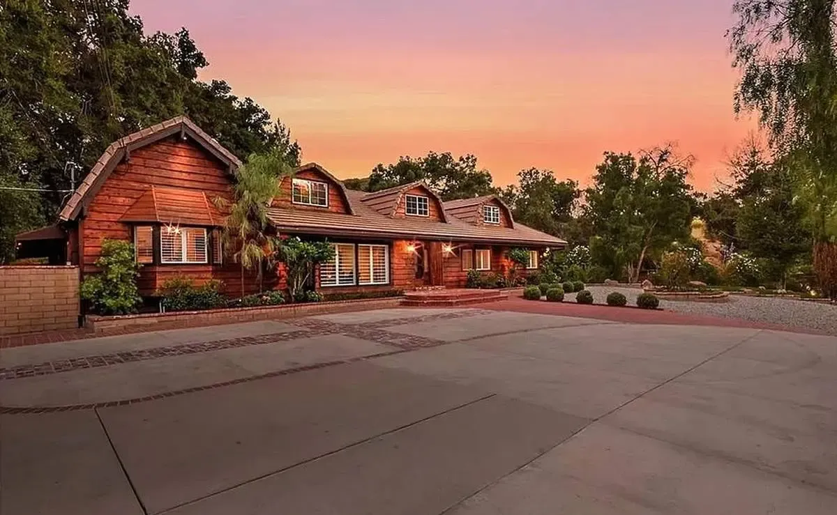 سلبریتی هایی که برای خرید خانه وام گرفتند!