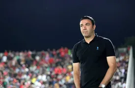 درخواست هواداران استقلال؛ نکونام را اخراج کنید! / عکس