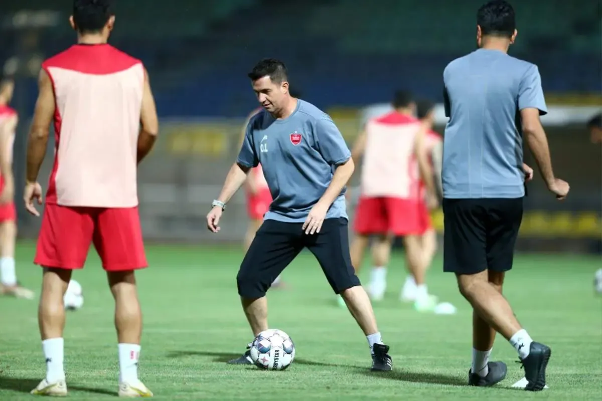 مربی پرسپولیس مذاکره با مهاجم برزیلی را تأئید کرد