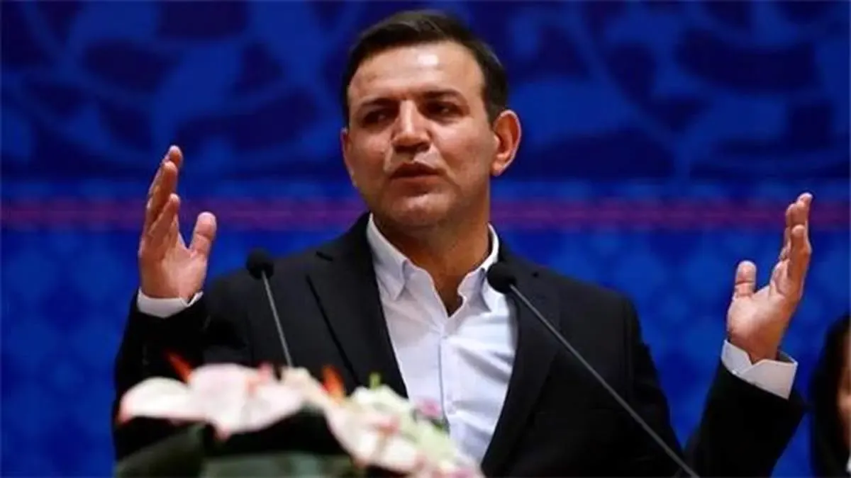 عزیزی‌خادم: کسی حاضر نشد سرپرست تیم ملی شود!/ واگذاری ساختمان پرسپولیس درست نیست