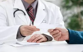 چگونه افسردگی را مهار کنیم؛ مراجعه به روانپزشک و روشهای علمی و عملی