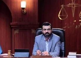 چگونه آقای قاضی به کاهش استرس مردم در دادگاه کمک کرد؟