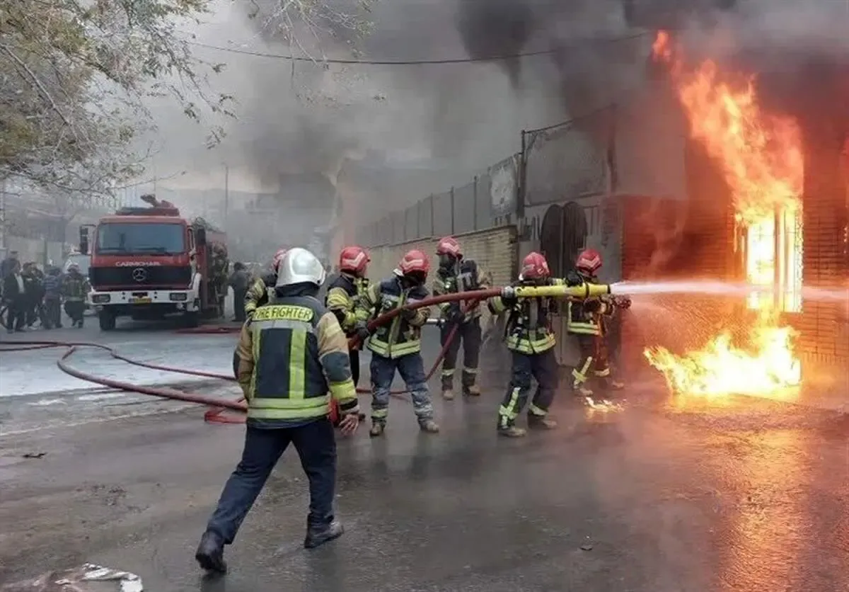 آتش‌سوزی مرگبار در ساختمان ۵ طبقه خیابان وحدت اسلامی