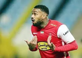 بازیکن حاشیه‌ساز به پرسپولیس برنمی‌گردد | دیوانگی است!