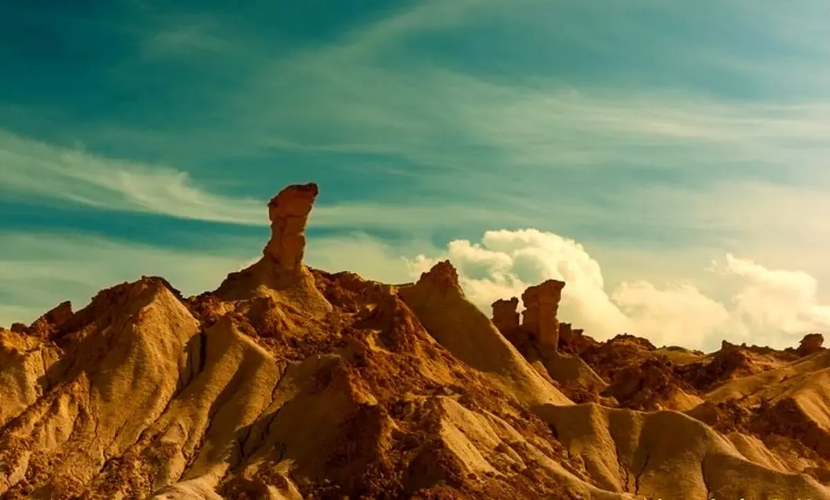 پرتگاه‌های مخفی و شاهکارهای طبیعی در سواحل شمالی قشم