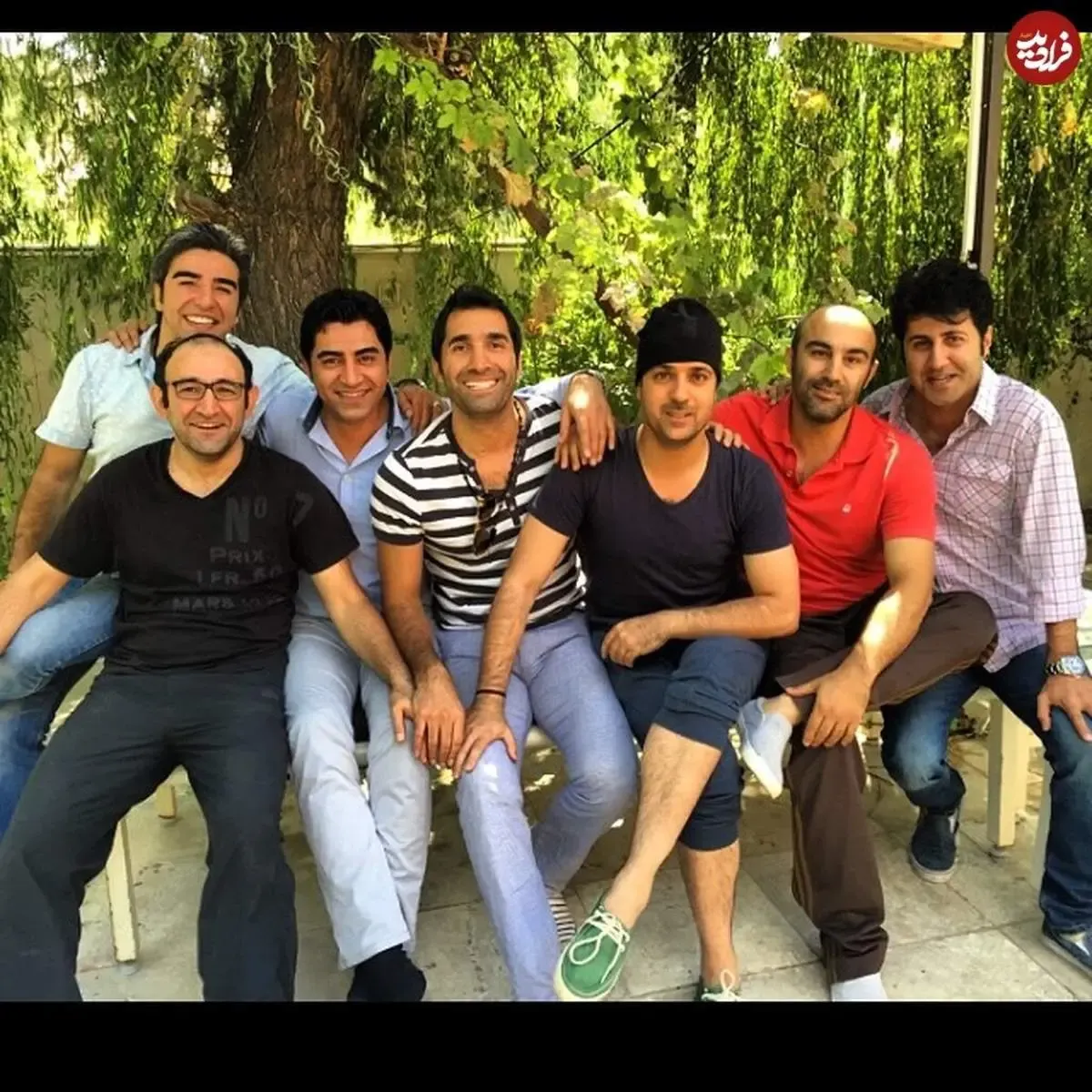 دورهمی بازیگران پایتخت در باغی سرسبز/ عکس
