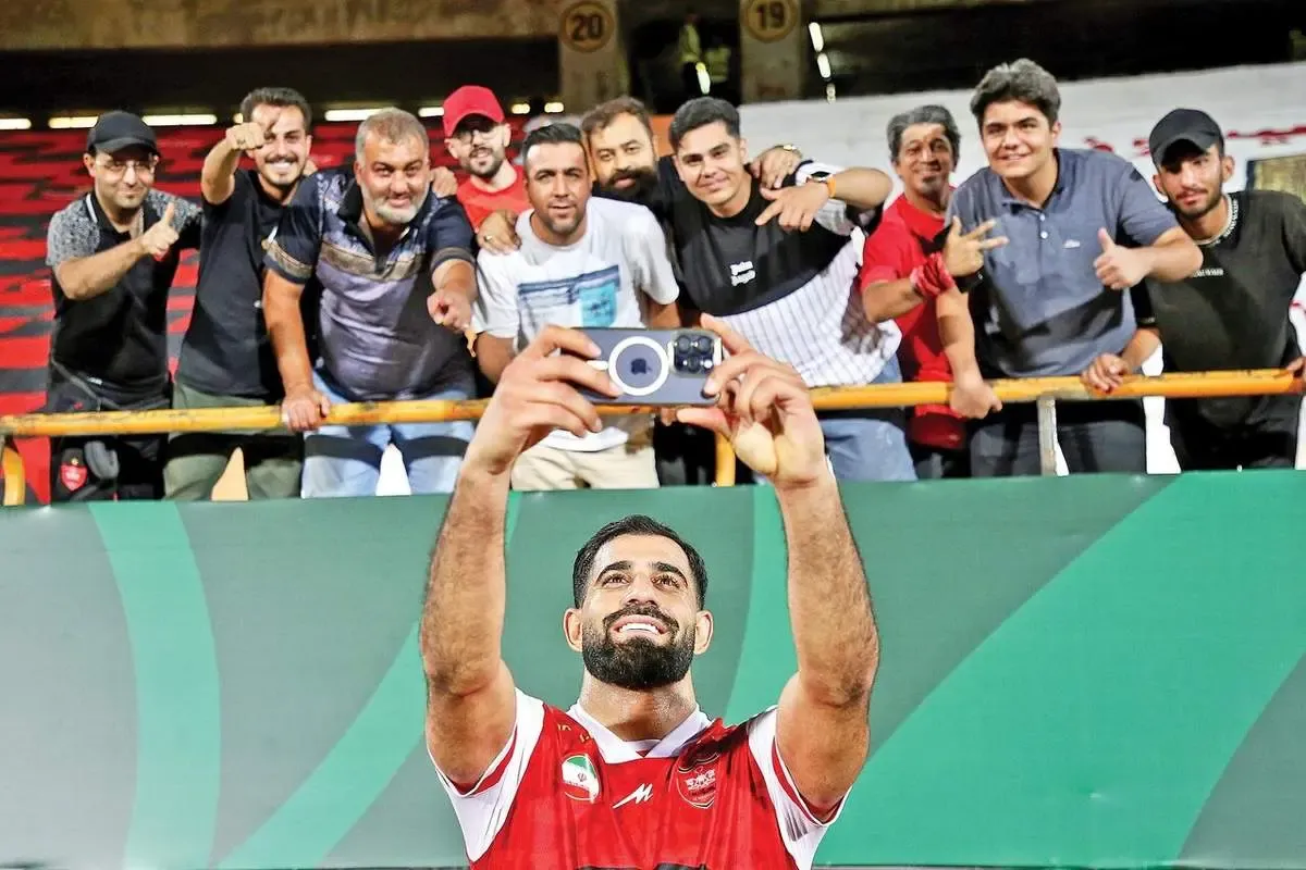 رفتار زننده استقلالی ها با کنعانی زادگان و حرکت قشنگ وی/ عکس