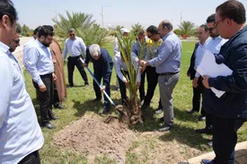 کاشت نهال مثمر در شرکت پالایش گاز بیدبلند خلیج‌فارس به یاد شهدای جنگ تحمیلی سوم
