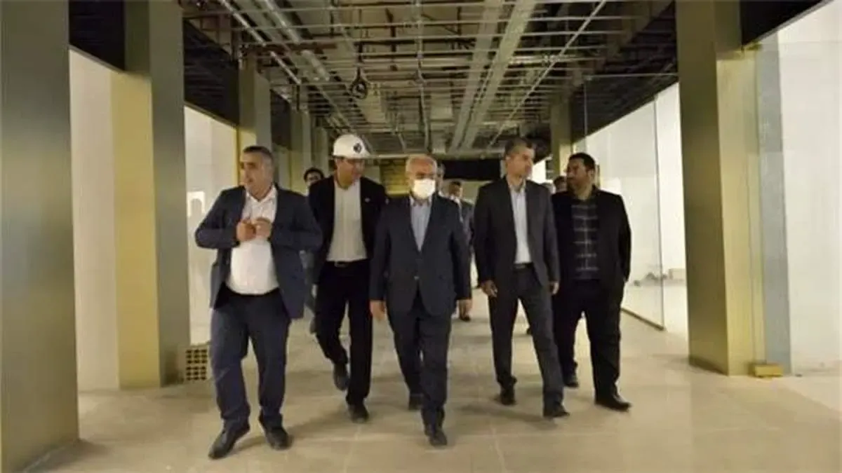 بازدید مدیرعامل سازمان منطقه آزاد انزلی از پروژه تجاری فرهنگی آرش مال