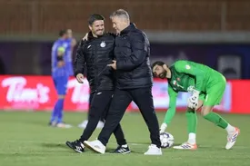 فوری/ وریا غفوری سرمربی موقت استقلال