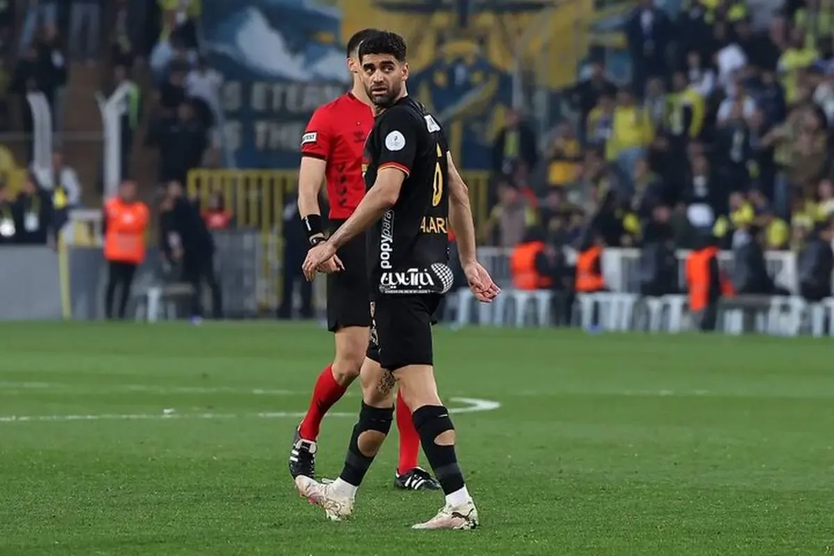 انتقال جنجالی در راه است؟ / استقلال چشم به رضایت‌نامه علی کریمی دوخته است!