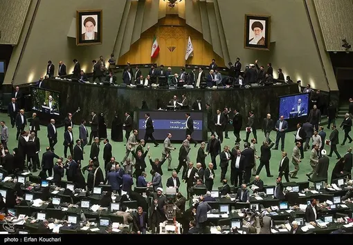 فیلم: دعوای شدید یک نماینده با قالیباف: دیکتاتوری راه انداختید!