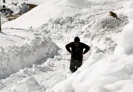 سرما برگشت/ بارش برف جمعه اول فروردین در این مناطق و جاده ها