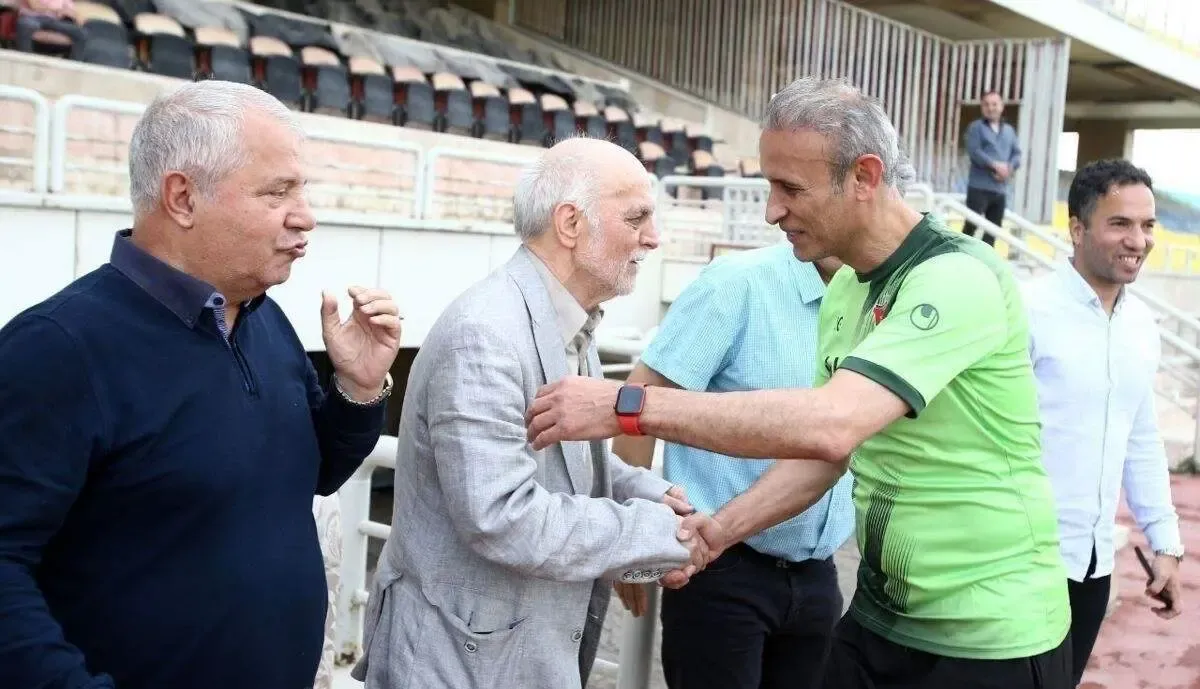 خوردبین به دنبال بازگرداندن یحیی