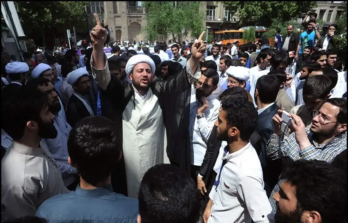 ببینید | درگیری شدید در تجمع دفاع از حجاب