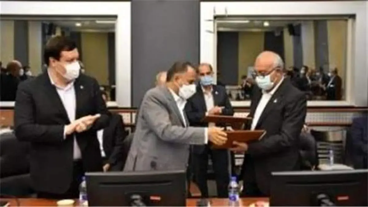 انعقاد تفاهم‌نامه همکاری بانک تجارت با پالایشگاه نفت بندرعباس و شرکت صنایع پتروپالایشی آنامیس پایا