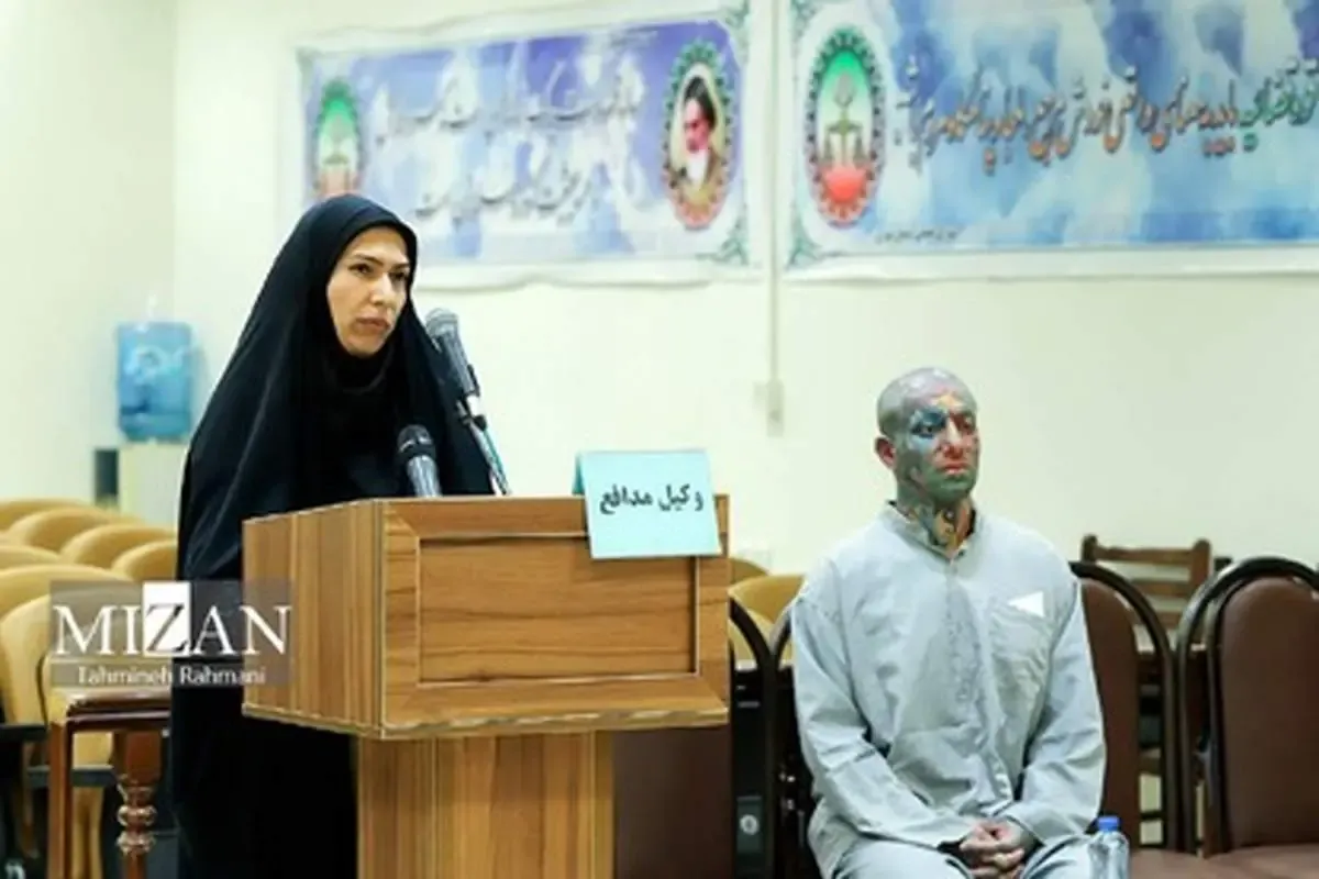 رفتار متفاوت تتلو در دادگاه با وکیل خانم/ عکس