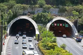 تا دقایقی دیگر تونل رسالت مسدود میشود