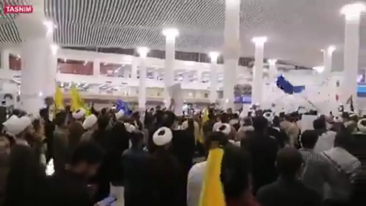 تجمع در فرودگاه امام برای اعزام به لبنان/ فیلم