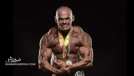 مارک لوئیس مونسترو در حین مسابقه جان باخت