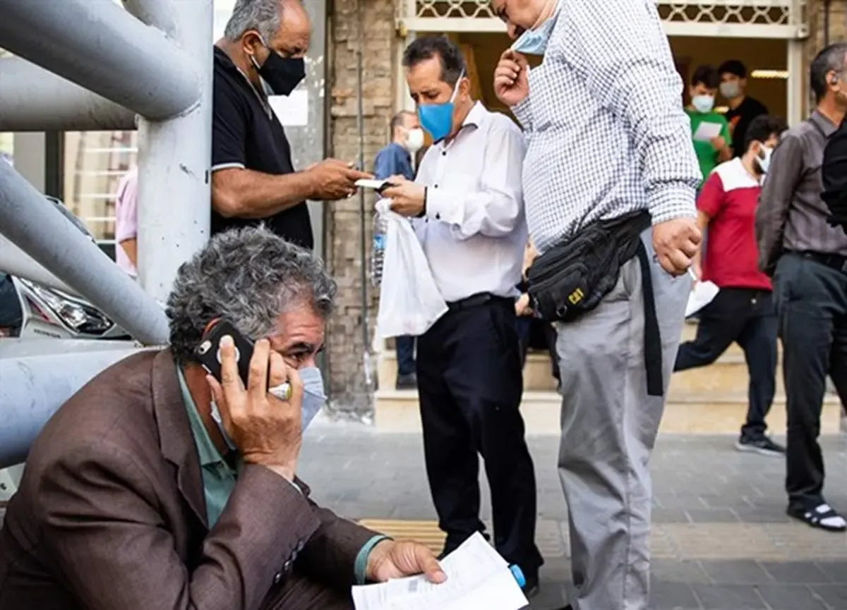 صف‌های طولانی برای تهیه دارو های خاص