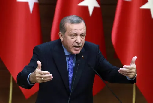 ببینید | رفتار عجیب اردوغان با محافظ شخصی خود