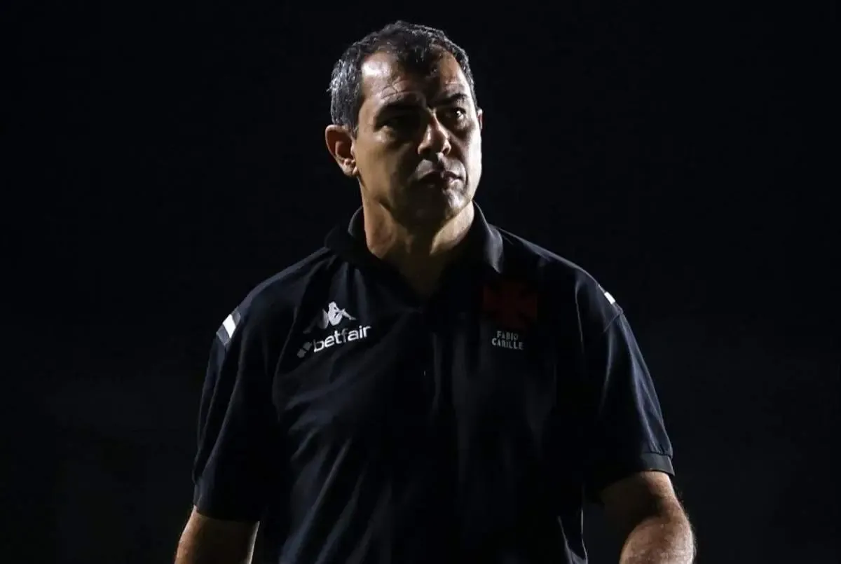 شورش شبانه آبی‌ها علیه گزینه اصلی نیمکت استقلال