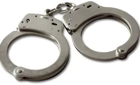 پزشک ایرانی به اتهام آزار و اذیت دو زن دستگیر شد