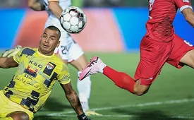 خلاصه بازی فولاد 3 - پرسپولیس 1