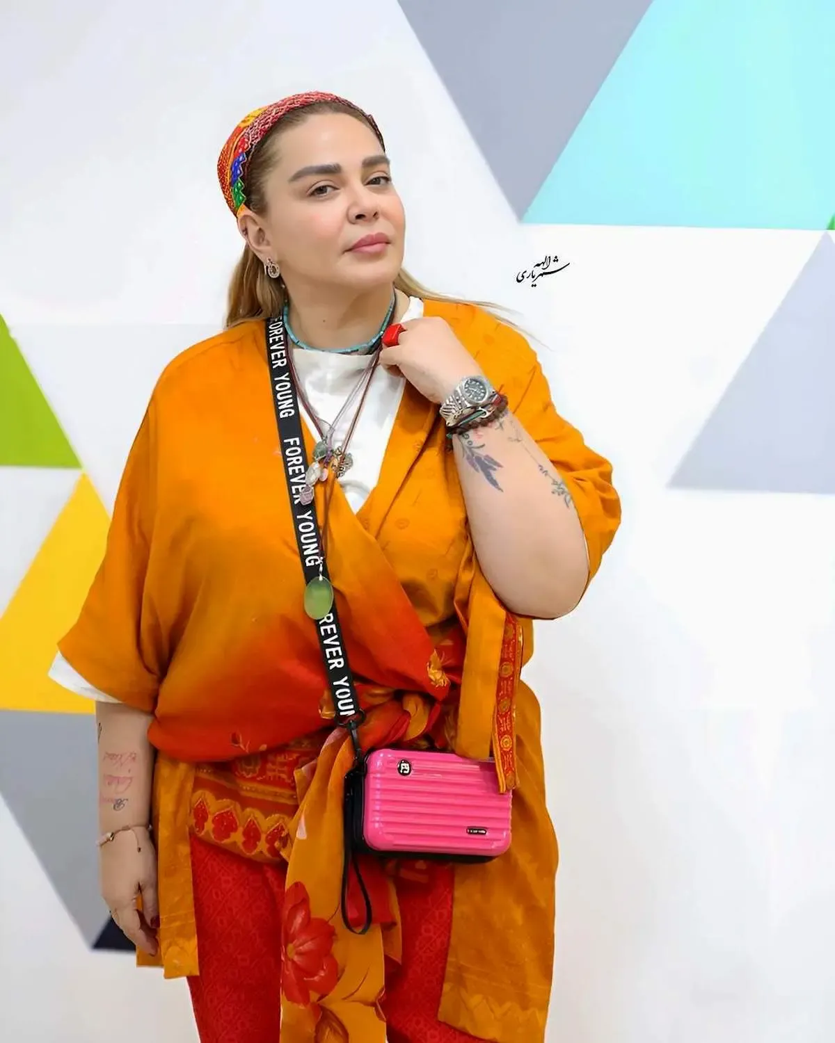 استایل ناجور بهاره رهنما در اکران فیلم «ناجورها»!/ ببینید